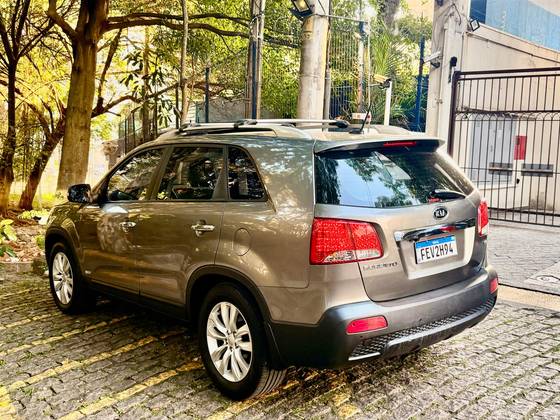 KIA SORENTO 3.5 V6 GASOLINA EX 7L 4WD AUTOMÁTICO KIA SORENTO 3.5 V6 GASOLINA EX 7L 4WD AUTOMÁTICO